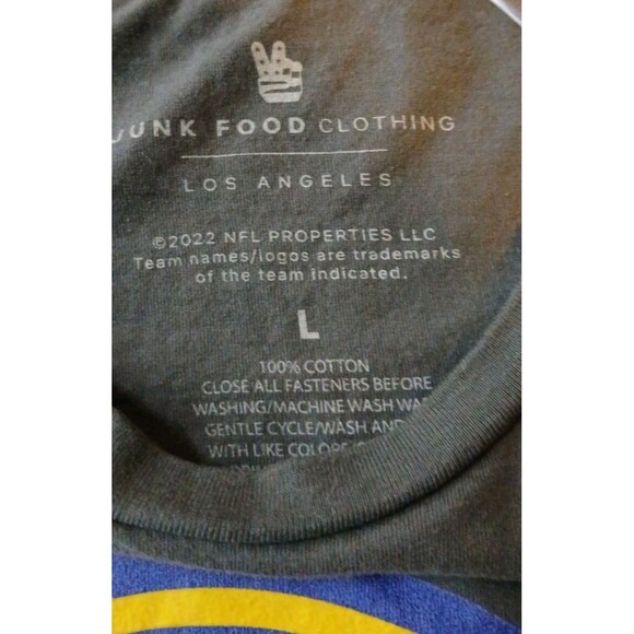 Minnesota Vikings Women’s L Gray Graphic Tee Junk Food NFL Fan Shirt Vintage Fit - Picture 4 of 4